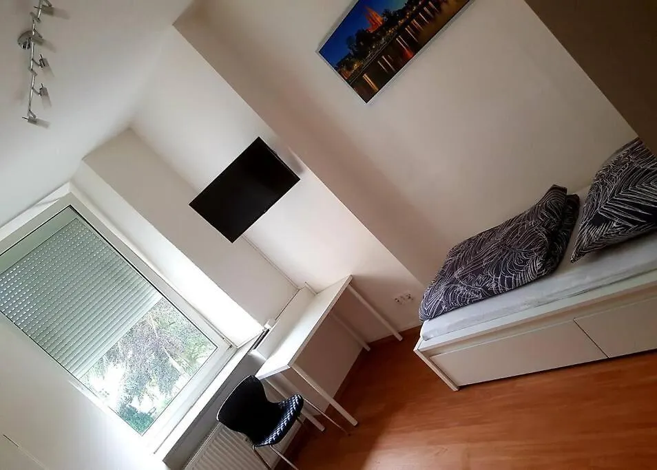 Helles Apartment Neutraubling