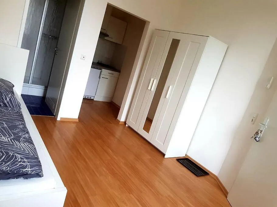 Helles Apartment Neutraubling Germany